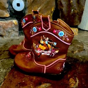 Little girl, cowgirl boots, size 8